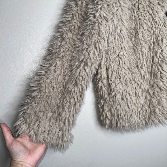 Reformation Cropped Faux Fur Soft Teddy Coat Light Gray Pockets Size Medium - Picture 5 of 9